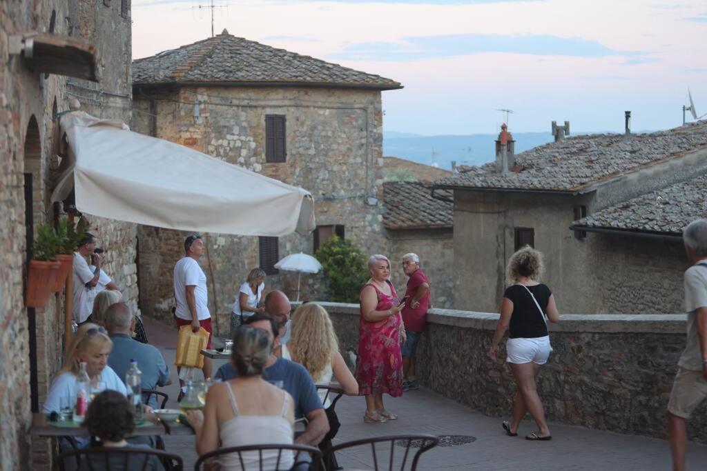 Lovely 2 Bedroom In San Gimignano Historic Center Exterior foto