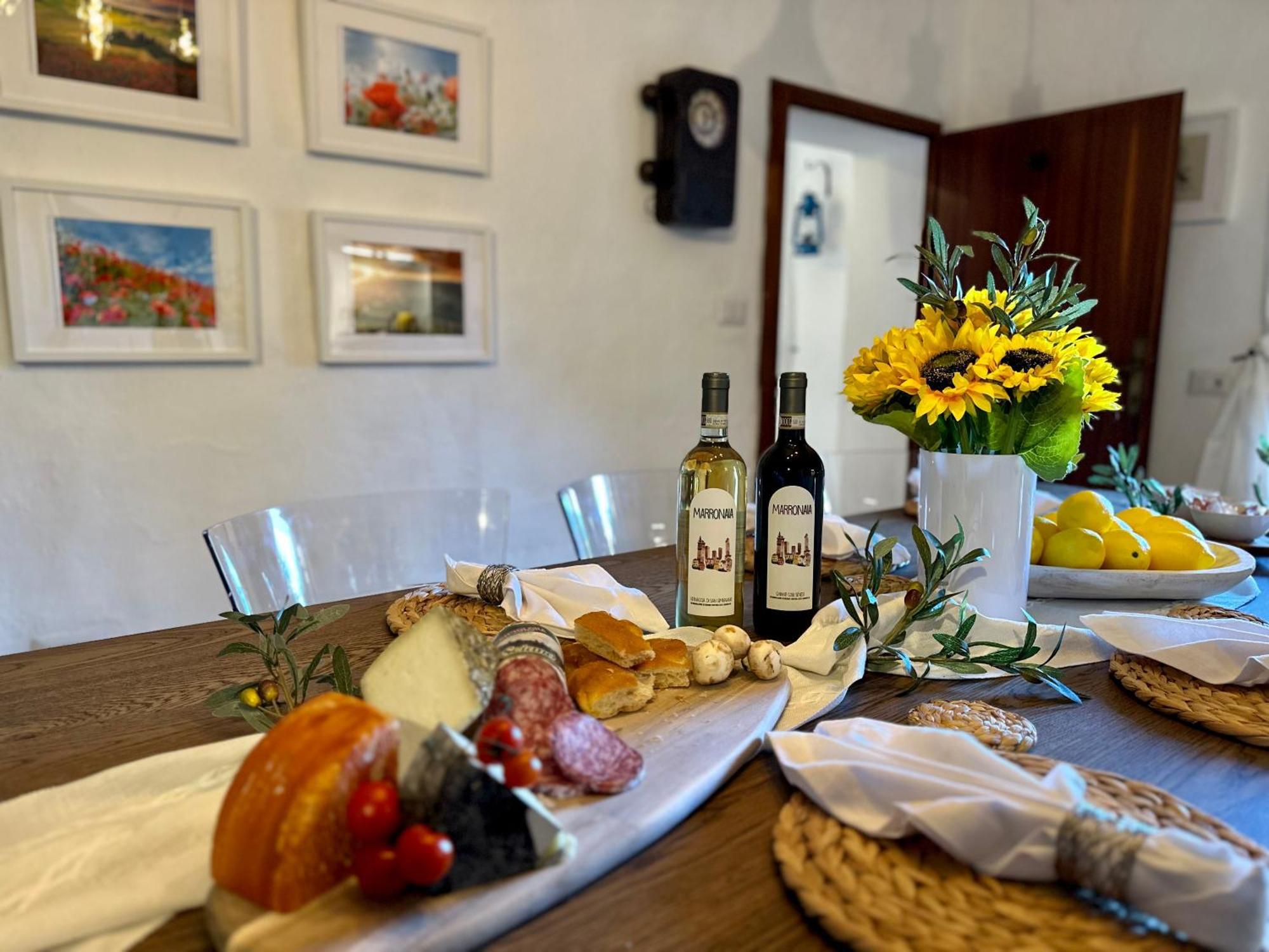 Lovely 2 Bedroom In San Gimignano Historic Center Exterior foto