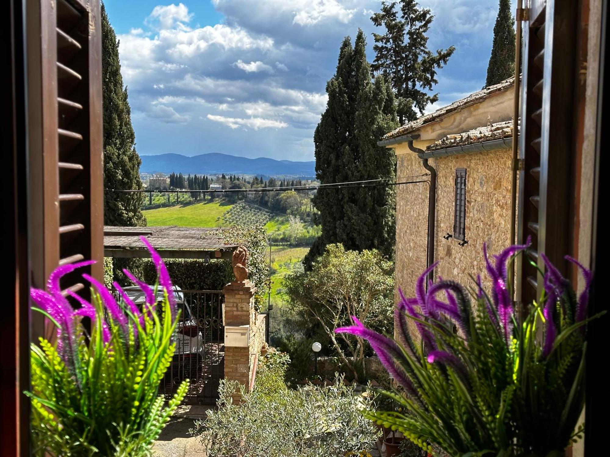Lovely 2 Bedroom In San Gimignano Historic Center Exterior foto